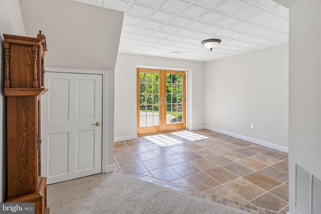 Image 62 of property listing at 5335 SUNNY FIELD CT, Ellicott City, MD 21043