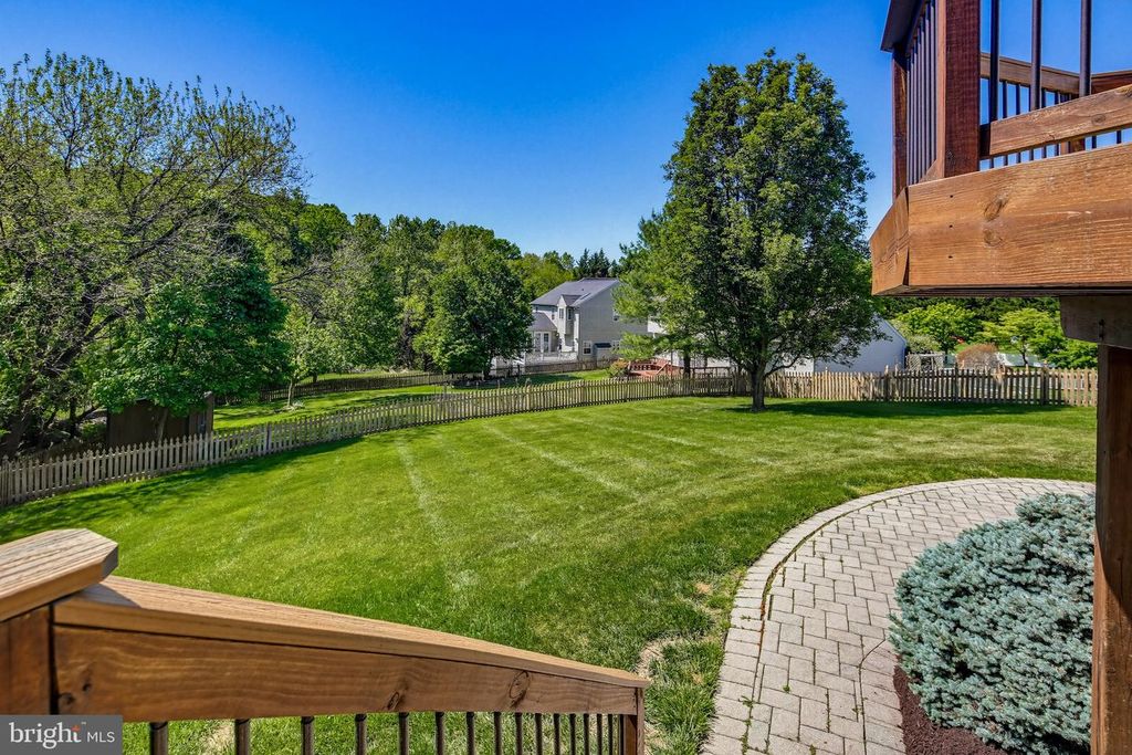 Image 71 of property listing at 5335 SUNNY FIELD CT, Ellicott City, MD 21043