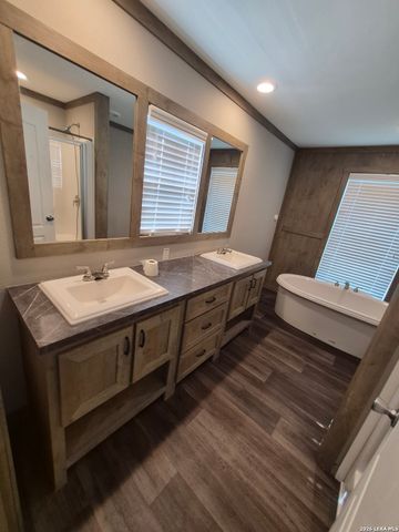7151 Woodlake Pkwy Lot 451, San Antonio, TX 78218