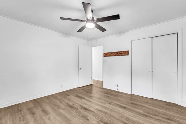 301 Main St, Cumberland City, TN 37050