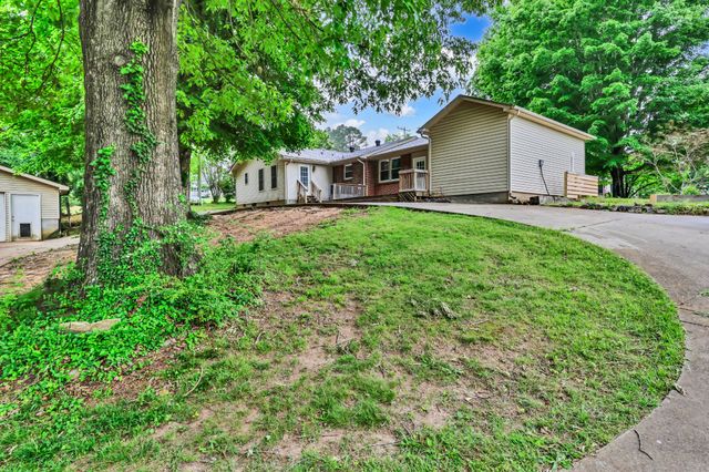 301 Main St, Cumberland City, TN 37050