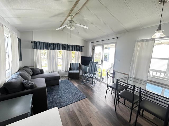 8 Angler Lane, South Hero, VT 05486