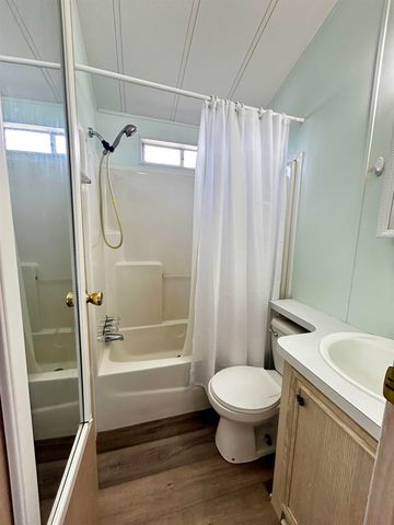 8 Angler Lane, South Hero, VT 05486