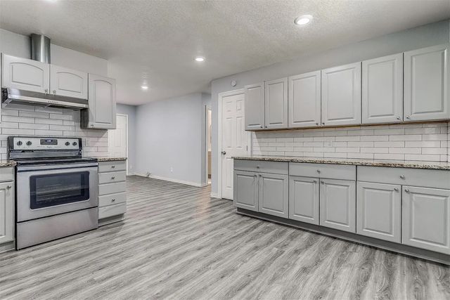 2420 Hancock Street, Irving, TX 75061