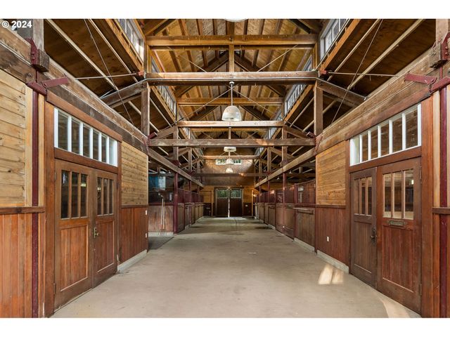30000 Sw 35TH Dr, Wilsonville, OR 97070
