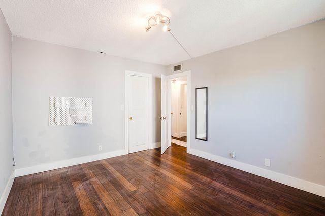 900 NE 12TH Avenue 408, Hallandale Beach, FL 33009