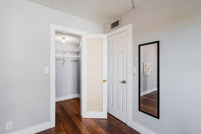 900 NE 12TH Avenue 408, Hallandale Beach, FL 33009
