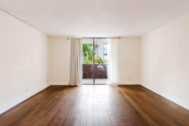 900 NE 12TH Avenue 408, Hallandale Beach, FL 33009