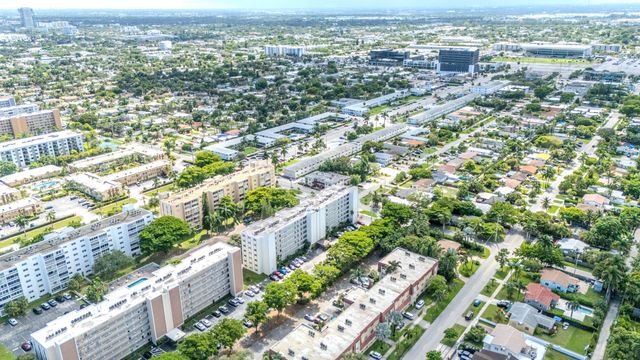 900 NE 12TH Avenue 408, Hallandale Beach, FL 33009