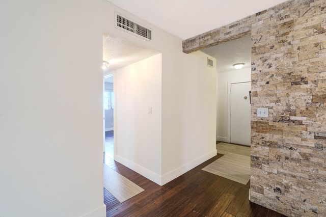 900 NE 12TH Avenue 408, Hallandale Beach, FL 33009