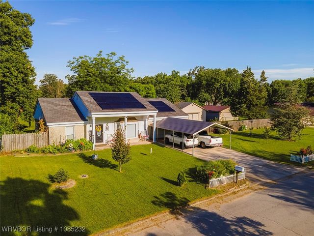 405 Woodland Hills Boulevard, Roland, OK 74954