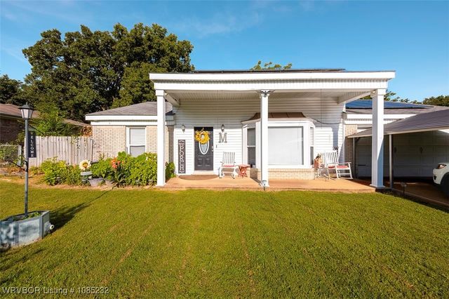 405 Woodland Hills Boulevard, Roland, OK 74954