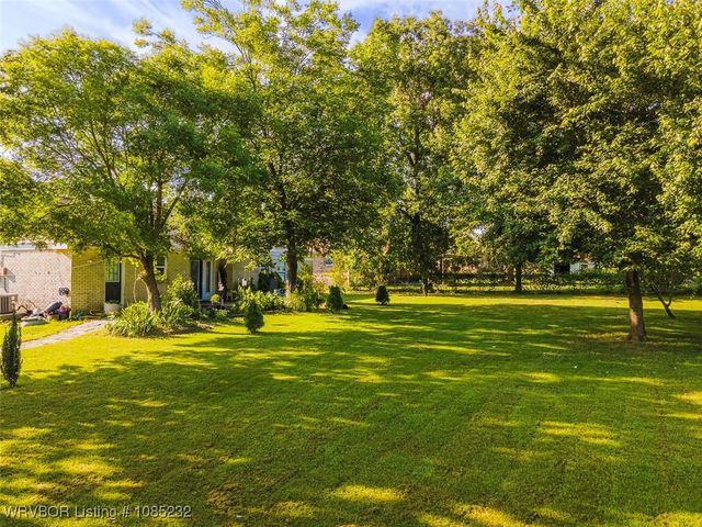 405 Woodland Hills Boulevard, Roland, OK 74954