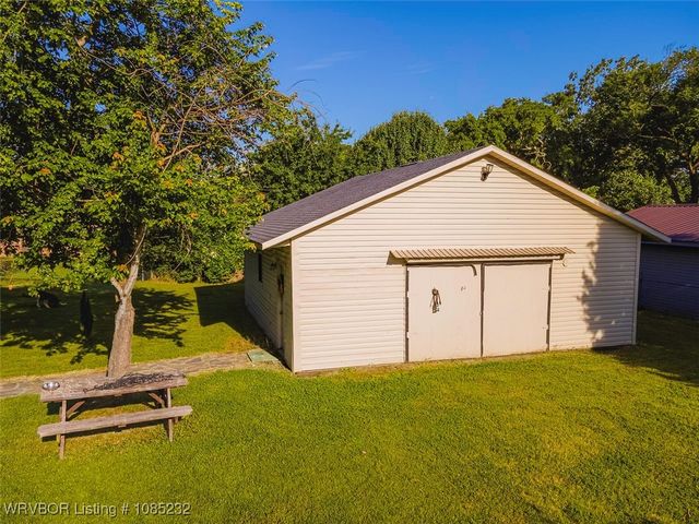 405 Woodland Hills Boulevard, Roland, OK 74954