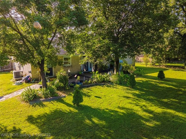 405 Woodland Hills Boulevard, Roland, OK 74954