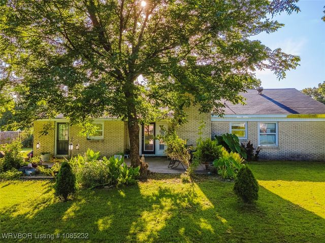 405 Woodland Hills Boulevard, Roland, OK 74954