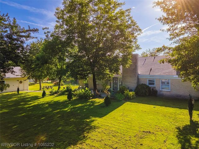 405 Woodland Hills Boulevard, Roland, OK 74954