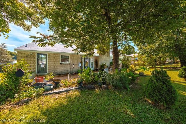 405 Woodland Hills Boulevard, Roland, OK 74954