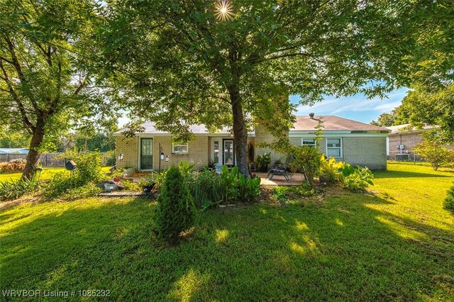 405 Woodland Hills Boulevard, Roland, OK 74954