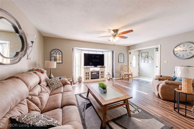 405 Woodland Hills Boulevard, Roland, OK 74954