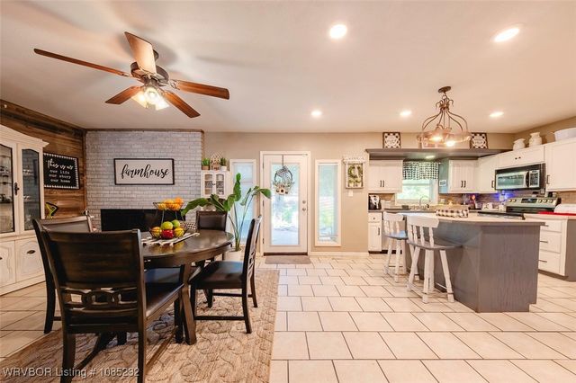 405 Woodland Hills Boulevard, Roland, OK 74954