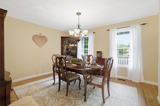 18 Oakridge, Saugus, MA 01906