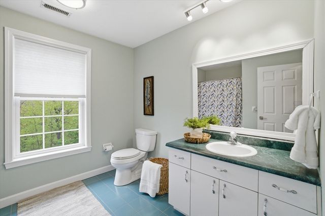 18 Oakridge, Saugus, MA 01906