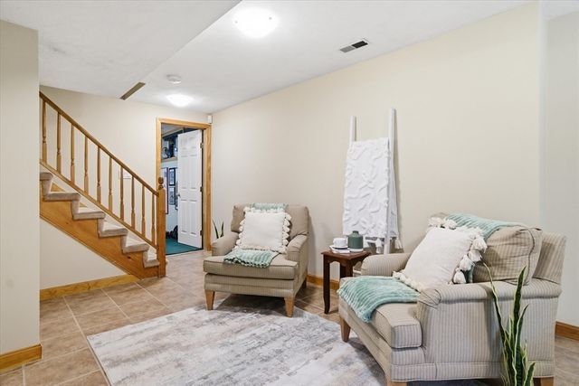 18 Oakridge, Saugus, MA 01906