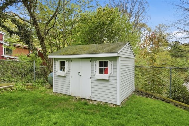 18 Oakridge, Saugus, MA 01906