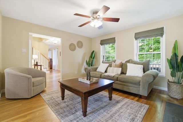 18 Oakridge, Saugus, MA 01906