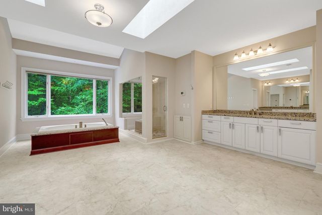 501 SENECA GREEN WAY, Great Falls, VA 22066