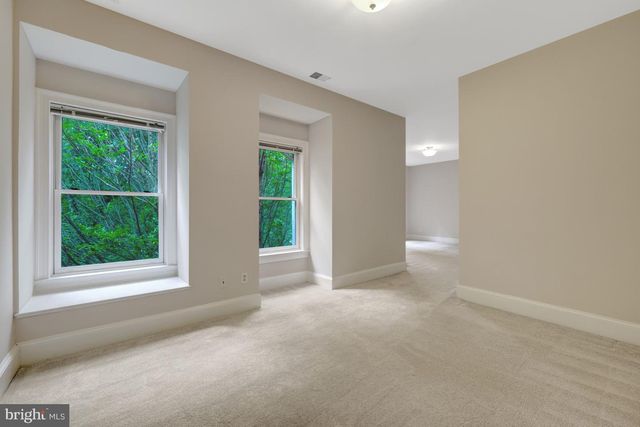 501 SENECA GREEN WAY, Great Falls, VA 22066