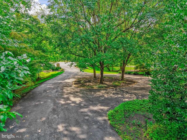 501 SENECA GREEN WAY, Great Falls, VA 22066