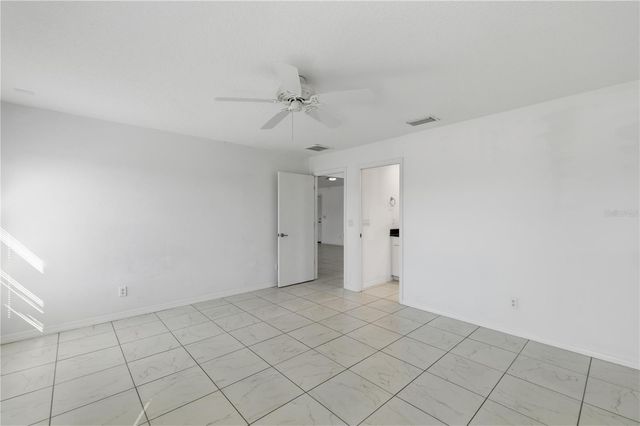 10758 SE HIGHWAY 464C, Ocklawaha, FL 32179