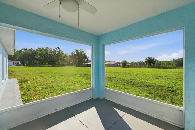 10758 SE HIGHWAY 464C, Ocklawaha, FL 32179