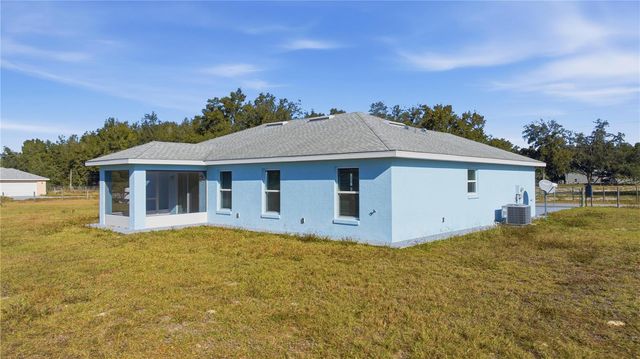 10758 SE HIGHWAY 464C, Ocklawaha, FL 32179