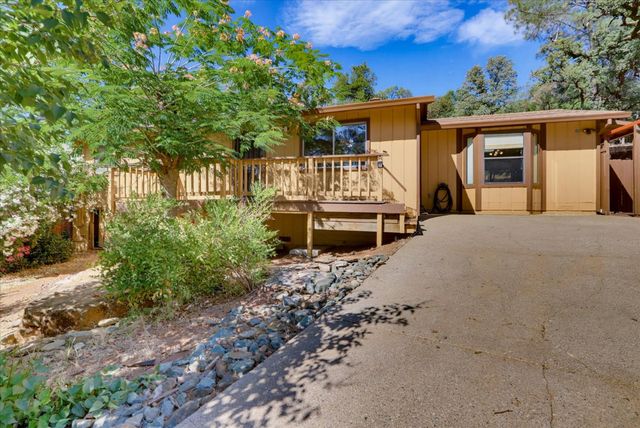 17495 Anona Ct, Grass Valley, CA 95949