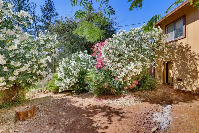 17495 Anona Ct, Grass Valley, CA 95949