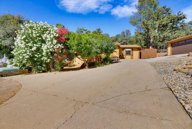 17495 Anona Ct, Grass Valley, CA 95949