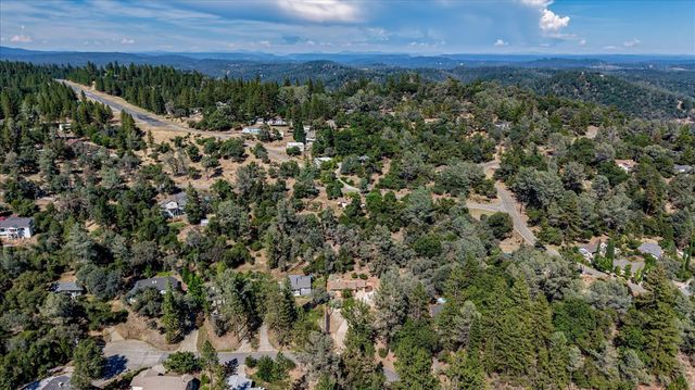 17495 Anona Ct, Grass Valley, CA 95949