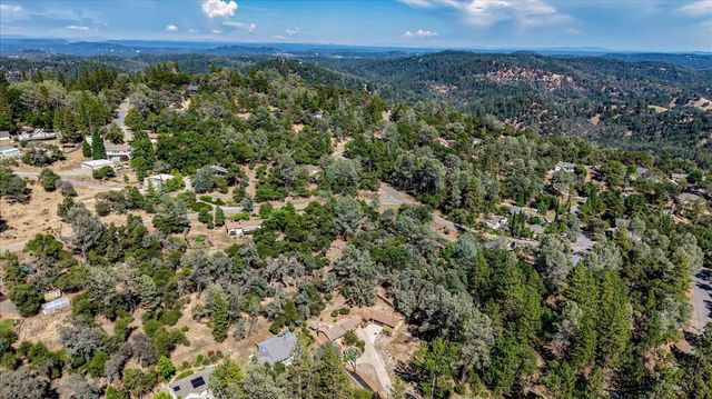 17495 Anona Ct, Grass Valley, CA 95949