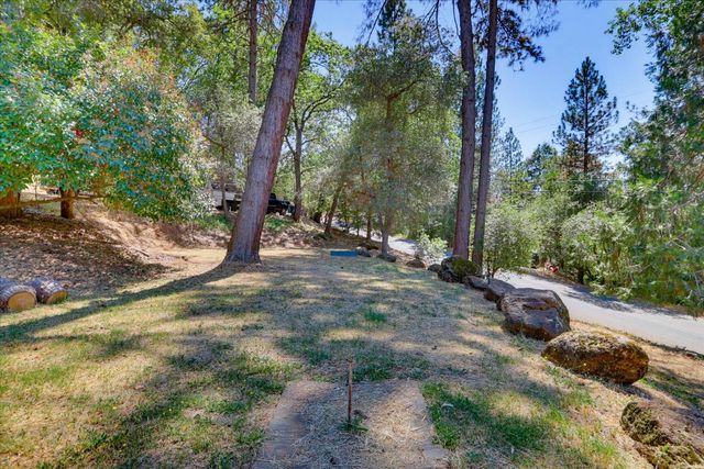 17495 Anona Ct, Grass Valley, CA 95949
