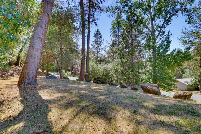17495 Anona Ct, Grass Valley, CA 95949