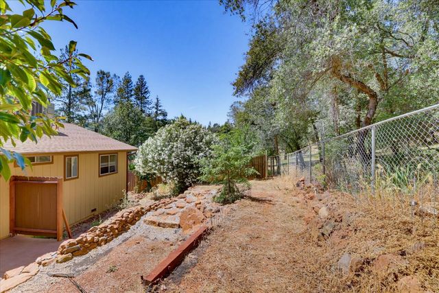 17495 Anona Ct, Grass Valley, CA 95949