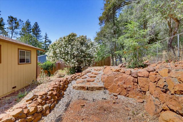 17495 Anona Ct, Grass Valley, CA 95949