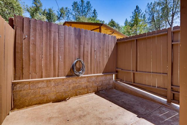 17495 Anona Ct, Grass Valley, CA 95949