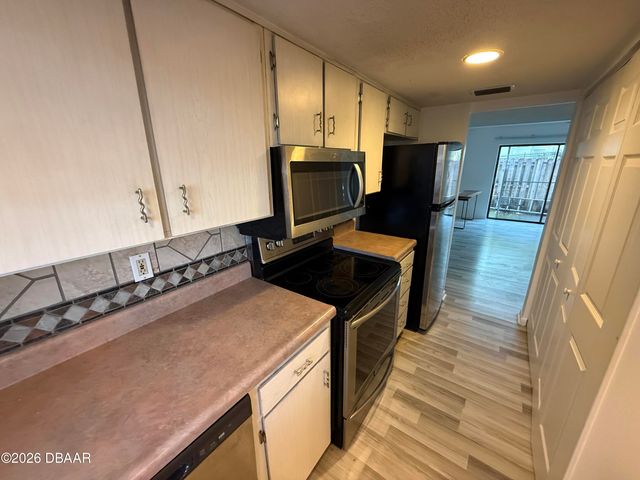 625 N Halifax Ave Apt 24, Daytona Beach, FL 32118