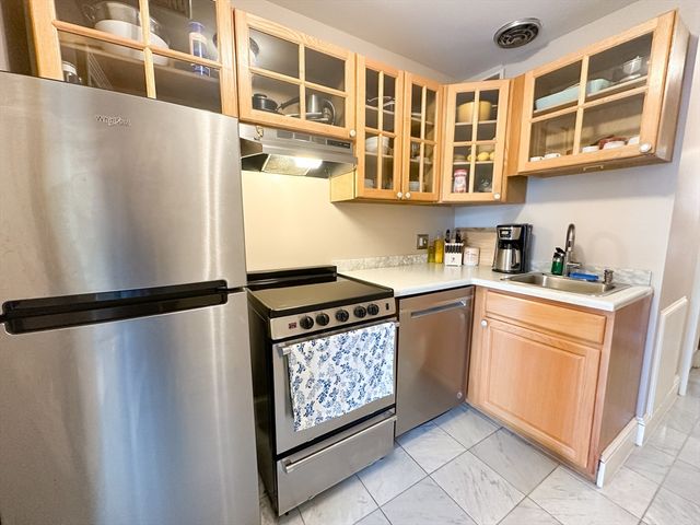 319 Dartmouth 3, Boston, MA 02116