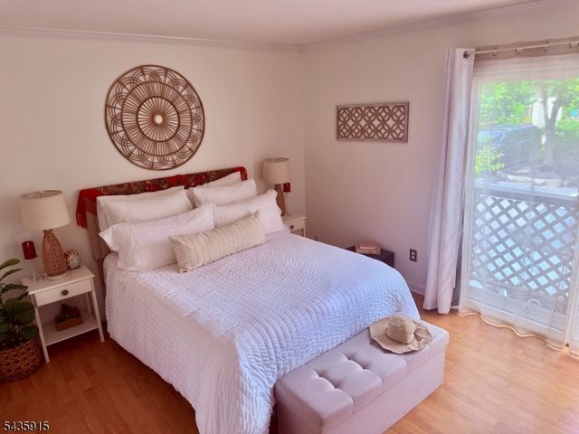 1109 Spruce Hills Dr, Glen Gardner Boro, NJ 08826