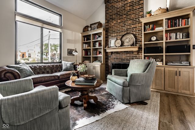 315 E St Clair Street, Indianapolis, IN 46202